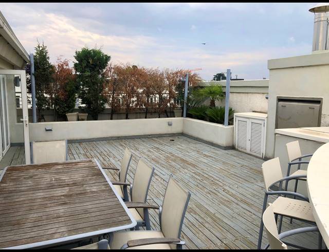 2 BEDROOM PENTHOUSE FOR SALE IN HYDE PARK